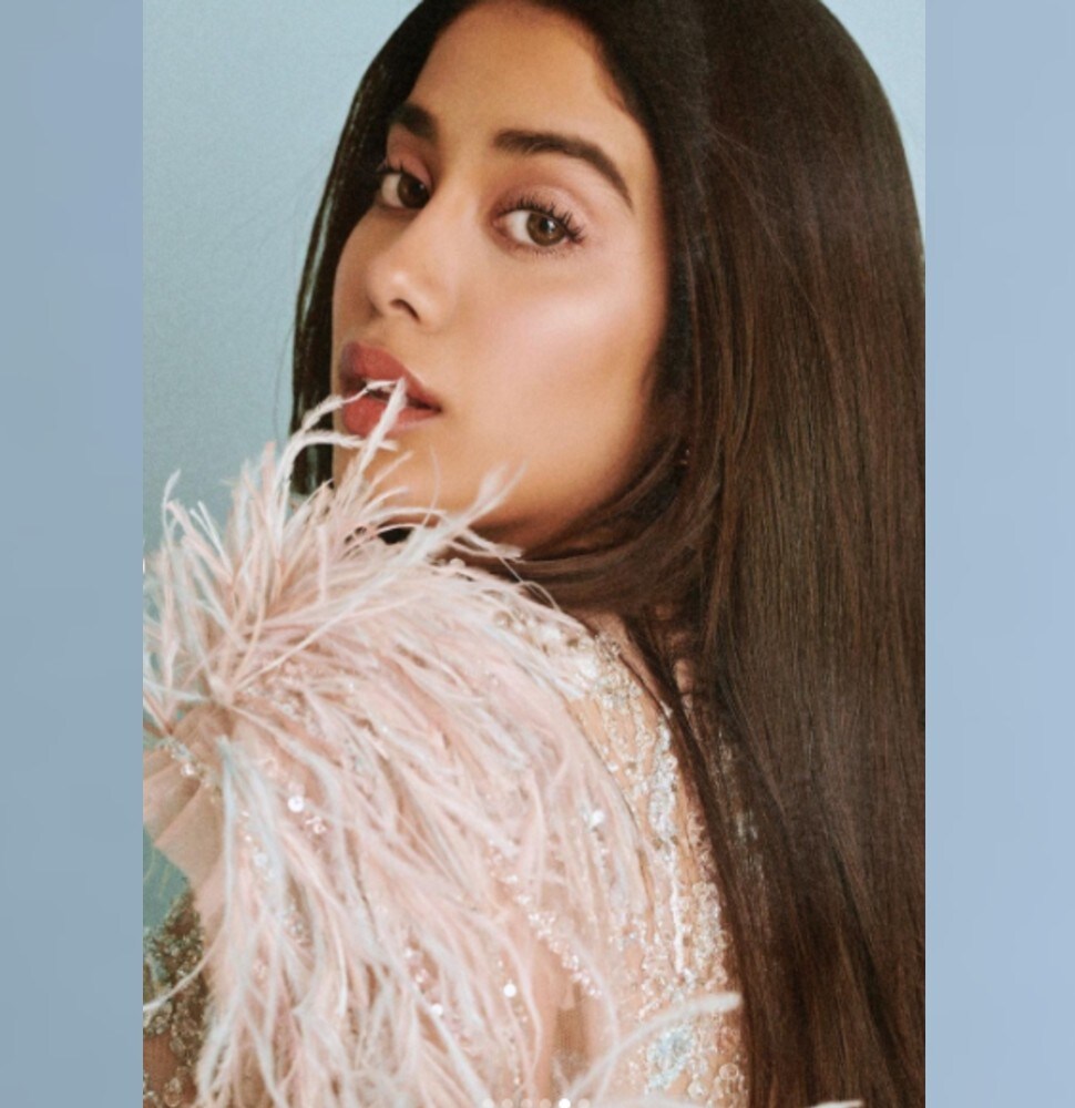  ਖਬਰ ਹੈ ਕਿ ਜਾਹਨਵੀ ਕਪੂਰ ਮਲਿਆਲਮ ਫਿਲਮ 'ਹੈਲਨ' ਦੇ ਹਿੰਦੀ ਰੀਮੇਕ 'ਚ ਨਜ਼ਰ ਆਉਣ ਵਾਲੀ ਹੈ। (ਫੋਟੋ :@Janhvi Kapoor)