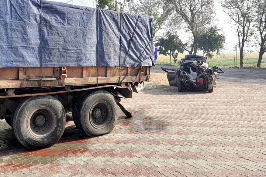  ਇਸ ਹਾਦਸੇ ਵਿੱਚ ਜ਼ਖਮੀ ਔਰਤ ਦੀ ਗੰਭੀਰ ਹਾਲਤ ਦੇ ਮੱਦੇਨਜ਼ਰ ਪੀਜੀਆਈ ਚੰਡੀਗੜ੍ਹ ਰੈਫ਼ਰ ਕਰ ਦਿੱਤਾ ਗਿਆ। ਮ੍ਰਿਤਕ ਆਪਸ ਵਿੱਚ ਰਿਸ਼ਤੇਦਾਰ ਸਨ। ਇਸ ਦੇ ਨਾਲ ਹੀ ਟਰੱਕ ਡਰਾਈਵਰ ਹਾਦਸੇ ਤੋਂ ਬਾਅਦ ਮੌਕੇ ਤੋਂ ਫਰਾਰ ਹੋ ਗਿਆ। ਪੁਲਿਸ ਨੇ ਟਰੱਕ ਚਾਲਕ ਖਿਲਾਫ ਮਾਮਲਾ ਦਰਜ ਕਰਕੇ ਉਸ ਦੀ ਭਾਲ ਸ਼ੁਰੂ ਕਰ ਦਿੱਤੀ ਹੈ।