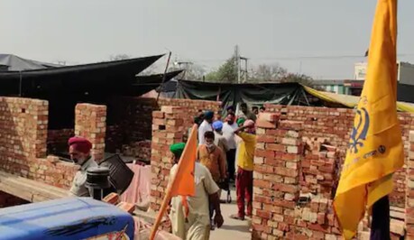 ਸਿੰਘੂ ਬਾਰਡਰ ’ਤੇ ਘਰ ਬਣਾਉਣ ਵਾਲੇ ਕਿਸਾਨਾਂ ਖਿਲਾਫ ਕੇਸ ਦਰਜ