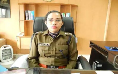 6 ਨੌਕਰੀਆਂ ਛੱਡ ਕੇ IPS ਬਣੀ, ਦੋ ਵਾਰ BJP ਮੰਤਰੀ ਨਾਲ ਭਿੜੀ, ਜਾਣੋ ਕੌਣ ਹੈ ਸੰਗੀਤਾ ਕਾਲੀਆ...