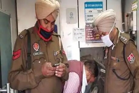 ਸਰਹਿੰਦ: ATM ਨੂੰ ਗੱਡੀ ‘ਚ ਲੈਕੇ ਫਰਾਰ ਹੋਏ ਲੁਟੇਰੇ, ਮਸ਼ੀਨ ‘ਚ ਸਨ 22 ਲੱਖ 88 ਹਜ਼ਾਰ ਰੁਪਏ