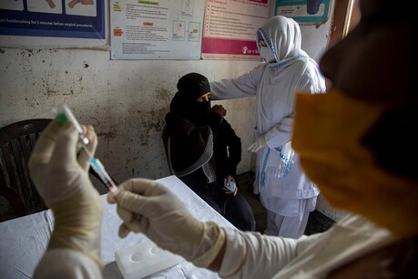 Vaccination In India: 1 ਮਈ ਤੋਂ 18+ ਦਾ ਟੀਕਾਕਰਣ, ਇੱਥੇ ਜਾਣੋ ਕਿਵੇਂ ਹੋਵੇਗਾ ਰਜਿਸਟ੍ਰੇਸ਼ਨ, ਕੀ ਹੈ ਪ੍ਰਕਿਰਿਆ