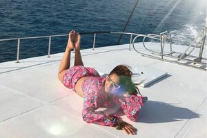 ਆਰਤੀ ਸਿੰਘ ਨੇ ਨਿਯੋਨ ਰੰਗ ਦੀ ਬਿਕਨੀ 'ਚ ਢਾਹਿਆ ਕਹਿਰ, ਮਾਲਦੀਵ ਤੋਂ ਸ਼ੇਅਰ ਕੀਤੀਆਂ PHOTO