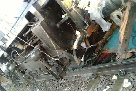 Train Accident in UP: ਚੰਡੀਗੜ੍ਹ-ਲਖਨਊ ਐਕਸਪ੍ਰੈੱਸ ਦੀ ਕਰਾਸਿੰਗ ਤੋਂ ਲੰਘ ਰਹੇ ਟਰੱਕ ਅਤੇ ਹੋਰ ਵਾਹਨਾਂ ਨਾਲ ਟਕਰ, 5 ਦੀ ਮੌਤ