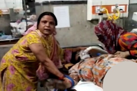 Video: ਸੰਕਰਮਿਤ ਮਰੀਜ਼ ਹਸਪਤਾਲ ‘ਚ ਤੜਫਦੀ ਰਹੀ, ਦੋ ਔਰਤਾਂ ਤੰਤਰ-ਮੰਤਰ ਕਰਦੀਆਂ ਰਹੀਆਂ, ਮੌਤ