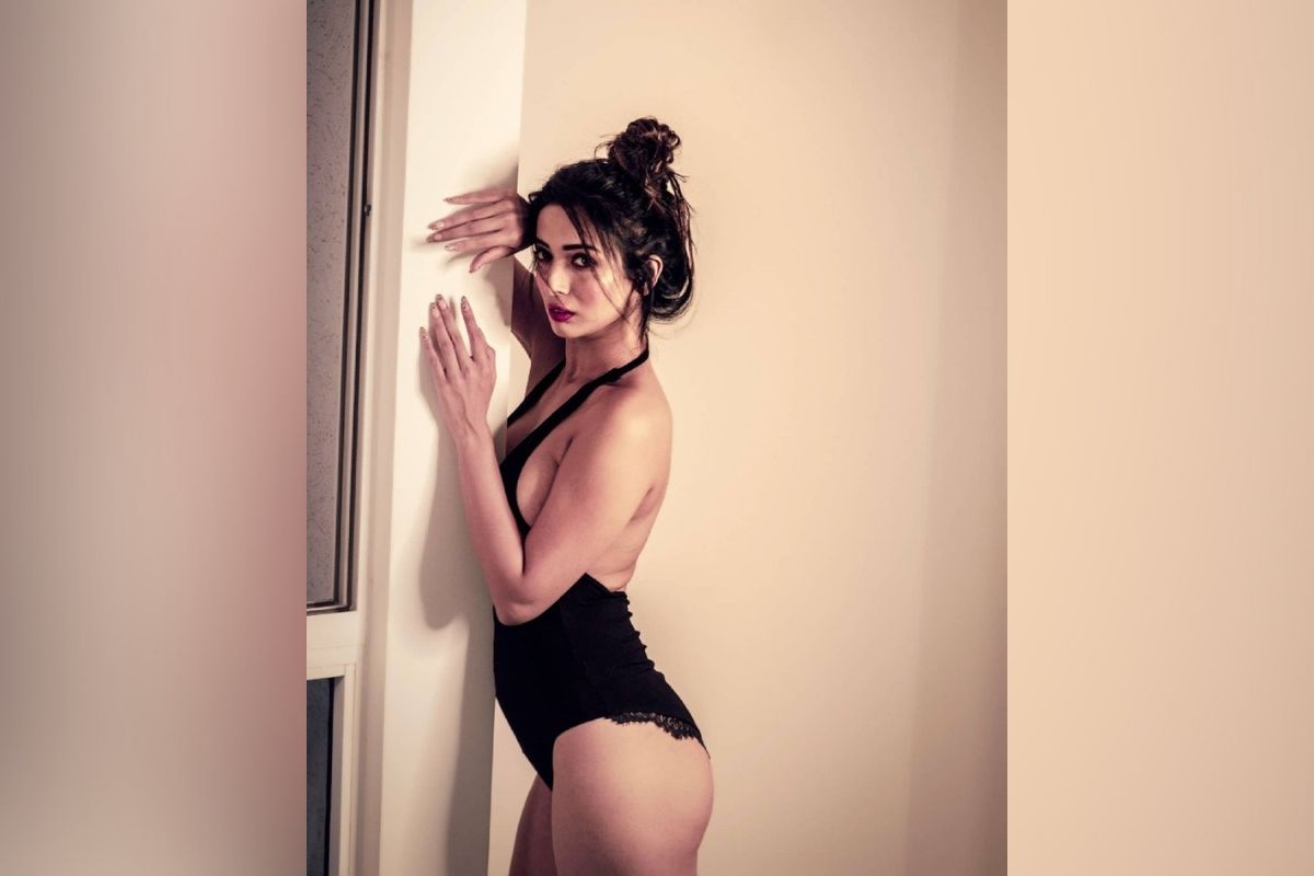  ਹਾਲ ਹੀ 'ਚ ਹੀਨਾ (Heena) ਨੇ ਆਪਣੀ ਬਹੁਤ ਹੀ ਗਲੈਮਰਸ ਫੋਟੋਆਂ (Heena Panchal Photos) ਇੰਸਟਾਗ੍ਰਾਮ 'ਤੇ ਪੋਸਟ ਕੀਤੀਆਂ ਹਨ, ਜਿਸ' ਚ ਉਹ ਕਮਾਲ ਦੀ ਲੱਗ ਰਹੀ ਹੈ।