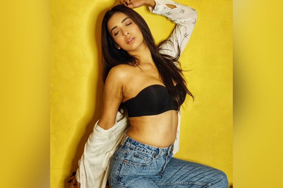  ਹੀਨਾ ਪੰਚਾਲ ਕਲਰਸ ਚੈਨਲ 'ਤੇ ਆਉਣ ਵਾਲੇ ਸ਼ੋਅ' ਮੁਝੇ ਸ਼ਾਦੀ ਕਰੋਗੇ ' (Mujhse Shaadi Karoge)' ਚ ਵੀ ਨਜ਼ਰ ਆਈ ਹੈ। ਸ਼ੋਅ ਦੀ ਮੇਜ਼ਬਾਨੀ ਬਿੱਗ ਬੌਸ ਫੇਮ ਗੌਤਮ ਗੁਲਾਟੀ, ਵਿਕਾਸ ਗੁਪਤਾ ਅਤੇ ਮਨੀਸ਼ ਪਾਲ ਨੇ ਕੀਤੀ ਸੀ। ਇਸ ਸ਼ੋਅ ਵਿਚ ਪਾਰਸ ਛਾਬੜਾ ਅਤੇ ਸ਼ਹਿਨਾਜ਼ ਗਿੱਲ ਵੀ ਨਜ਼ਰ ਆਏ ਸਨ।