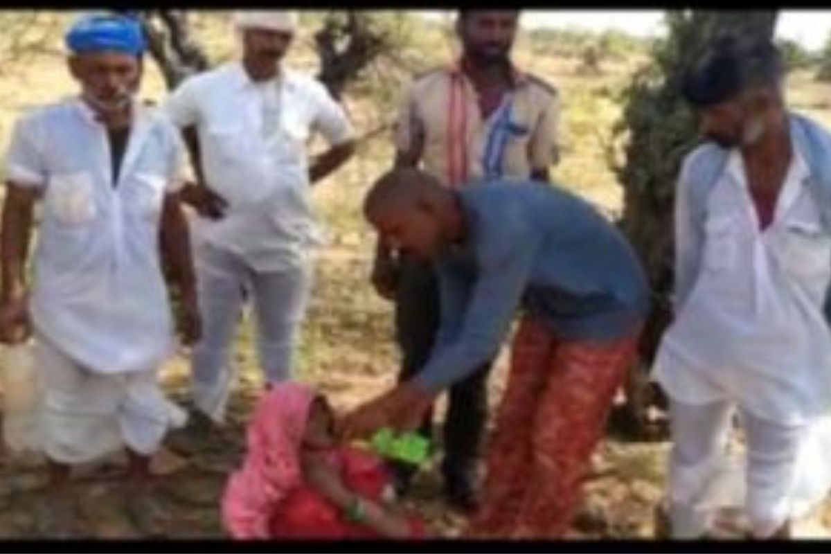 Rajasthan बेटा मां को मरने के लिए जंगल में छोड़ गया, 2 दिन तक भूख प्यास से तड़पती रही बजुर्ग