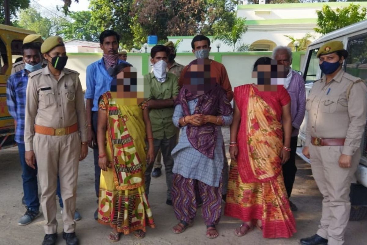 यूपी: ससुर ने बहू से छिपाए 80,000 रुपये, 8 गिरफ्तार – NewsPunjab