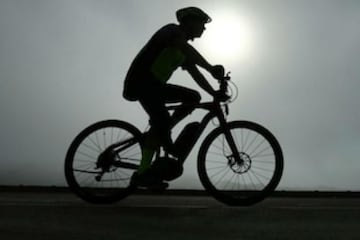 कर्नाटक में लॉकडाउन के दौरान एक आदमी ने अपने बेटे के लिए दवा लेने के लिए 300 किमी साइकिल चलाई – NewsPunjab
