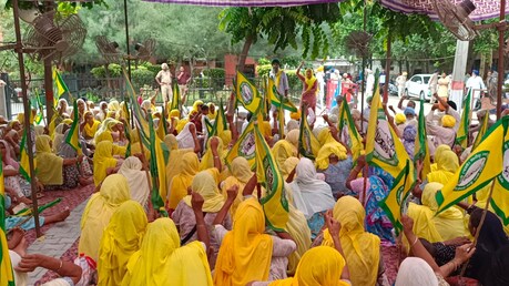 ਬੀਜੇਪੀ ਦਾ ਤਿਰੰਗਾ ਪ੍ਰੇਮ ਨਕਲੀ, ਕਿਸਾਨ 52 ਸਾਲ ਤੱਕ ਤਿਰੰਗਾ ਨਾ ਫਹਿਰਾਉਣ ਵਾਲਿਆਂ ਦੀ ਕੋਝੀ ਚਾਲ 'ਚ ਨਹੀਂ ਫਸਣਗੇ: ਕਿਸਾਨ ਆਗੂ