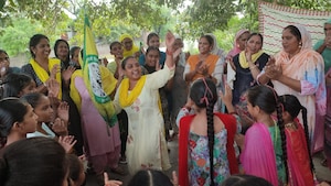 ਤੀਆਂ ਨੂੰ ਚੜ੍ਹਿਆ ਕਿਸਾਨੀ ਸੰਘਰਸ਼ ਦਾ ਰੰਗ, ਕੁੜੀਆਂ ਨੇ ਬੋਲੀਆਂ ਰਾਹੀਂ ਸਰਕਾਰ ਨੂੰ ਘੇਰਿਆ