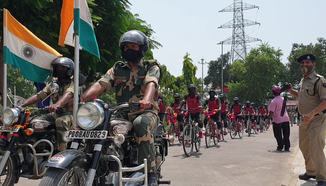 Bicycle rallies dedicated to Golden Jubilee Year of BSF Artillery welcomed in Faridkot