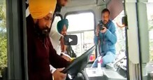 ...ਤੇ ਚੰਨੀ ਸਾਹਬ ਬੱਸ ਵੀ ਚਲਾ ਲੈਂਦੇ ਨੇ, ਬਣੇ ਰੋਡਵੇਜ਼ ਦੇ 'ਡਰਾਈਵਰ'...