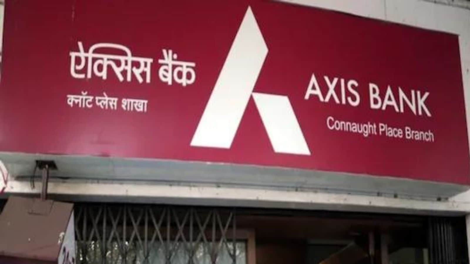 axis bank hikes average balance requirement cash transaction free