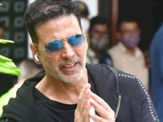 Bollywood news: ਅਕਸ਼ੈ ਆਪਣੇ ਟਾਈਮ ਮੈਨੇਜਮੈਂਟ ਲਈ ਕਈ ਵਾਰ ਤਾਰੀਫ ਹਾਸਲ ਕਰ ਚੁੱਕੇ ਹਨ। ਇਸ ਤੋਂ ਇਲਾਵਾ ਉਹ ਜ਼ਿਆਦਾ ਟੈਕਸ (Income Tax) ਅਦਾ ਕਰਨ ਲਈ ਵੀ ਜਾਣੇ ਜਾਂਦੇ ਹਨ। ਇਸੇ ਦੌਰਾਨ ਅੱਜ ਭਾਰਤੀ ਆਮਦਨ ਕਰ ਵਿਭਾਗ ਵੱਲੋਂ ਉਨ੍ਹਾਂ ਦੇ ਘਰ ਇੱਕ ਵਿਸ਼ੇਸ਼ ਪੱਤਰ (Akshay kumar is highest tax payer Actor) ਆਇਆ ਹੈ।