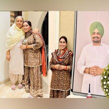 ਅਫਸਾਨਾ ਖਾਨ ਨੇ ਸਿੱਧੂ ਮੂਸੇਵਾਲਾ ਨੂੰ ਕੀਤਾ ਯਾਦ, ਰੱਖੜੀ ਮੌਕੇ ਪਹੁੰਚੀ ਗਾਇਕ ਦੇ ਘਰ ਅਫਸਾਨਾ ਖਾਨ ਨੇ ਸਿੱਧੂ ਮੂਸੇਵਾਲਾ ਨੂੰ ਕੀਤਾ ਯਾਦ, ਰੱਖੜੀ ਮੌਕੇ ਪਹੁੰਚੀ ਗਾਇਕ ਦੇ ਘਰ