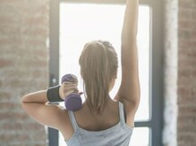 Bicep curls Exercise: ਬਾਹਾਂ ਦੀ ਚਰਬੀ ਘੱਟ ਕਰਨ ਲਈ ਅਪਣਾਓ ਇਹ ਕਸਰਤ