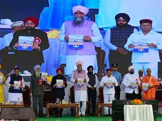 ਸੰਧਵਾਂ ਨੇ ਇੰਜੀਨੀਰਿੰਗ ਦੀ ਪੜ੍ਹਾਈ ਇਸੇ ਕਾਲਜ ਤੋਂ ਕੀਤੀ ਹੈ।