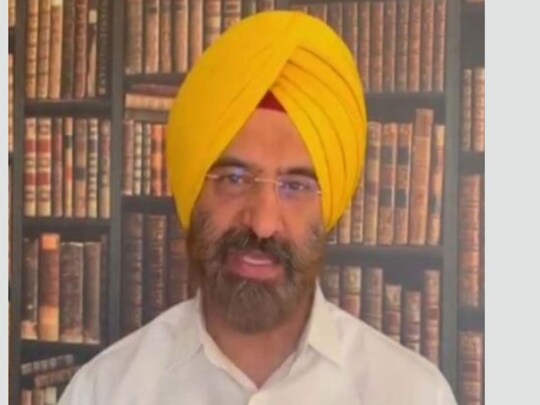  SDM ਦੇ ਗੁਰਦੁਆਰੇ ਖਿਲਾਫ ਨੋਟਿਸ 'ਤੇ ਭੜਕੇ ਮਨਜਿੰਦਰ ਸਿੰਘ ਸਿਰਸਾ, ਕੇਜਰੀਵਾਲ ਸਰਕਾਰ ਦੇ ਹੁਕਮ ਨੂੰ ਕਿਹਾ 'ਤੁਗਲਕ ਫ਼ਰਮਾਨ'