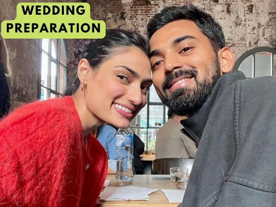 Video: KL Rahul ਦੇ ਘਰ 'ਚ ਵਿਆਹ ਦੀਆਂ ਤਿਆਰੀਆਂ ਸ਼ੁਰੂ, ਲਾਈਟਾਂ ਨਾਲ ਸਜਿਆ ਘਰ, ਦੇਖੋ ਵੀਡੀਓ