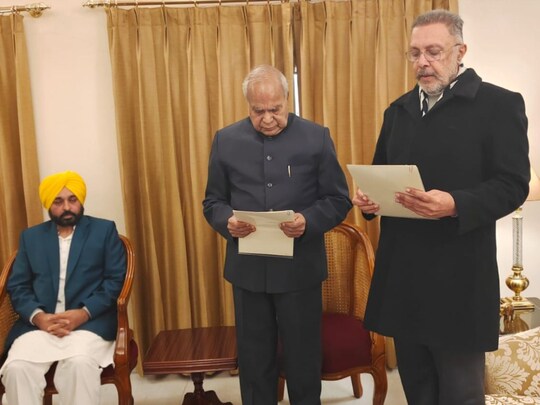 ਡਾ. ਬਲਬੀਰ ਸਿੰਘ ਬਣੇ ਪੰਜਾਬ ਦੇ ਨਵੇਂ ਸਿਹਤ ਮੰਤਰੀ, ਰਾਜ ਭਵਨ 'ਚ ਲਿਆ ਹਲਫ਼