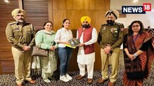 ਲੁਧਿਆਣਾ ਦੀ 17 ਸਾਲਾ ਸੁਖਮਨੀ ਬਰਾੜ ਵੱਲੋਂ ਮੁੱਖ ਮੰਤਰੀ ਭਗਵੰਤ ਮਾਨ ਨੂੰ ਕਾਵਿ-ਪੁਸਤਕ ਭੇਂਂਟ