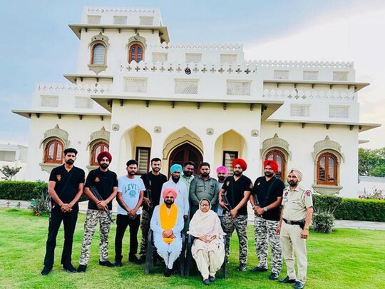 ਆਪਣੇ ਪੁੱਤਰ ਸਿੱਧੂ ਮੂਸੇਵਾਲਾ ਨੂੰ ਪਿਤਾ ਨੇ ਰਿਟਾਇਰਮੈਂਟ 'ਤੇ ਕੀਤਾ ਯਾਦ 