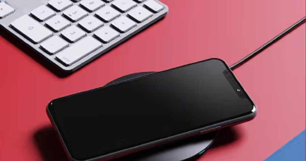 BoAt made a wireless charger, know what is special News18 Punjab