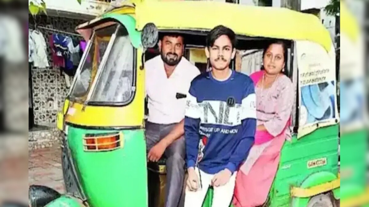 बिना कोचिंग के जेईई क्रैक करने वाला ऑटो ड्राइवर का बेटा कमल अब यहीं से पढ़ाई कर रहा है