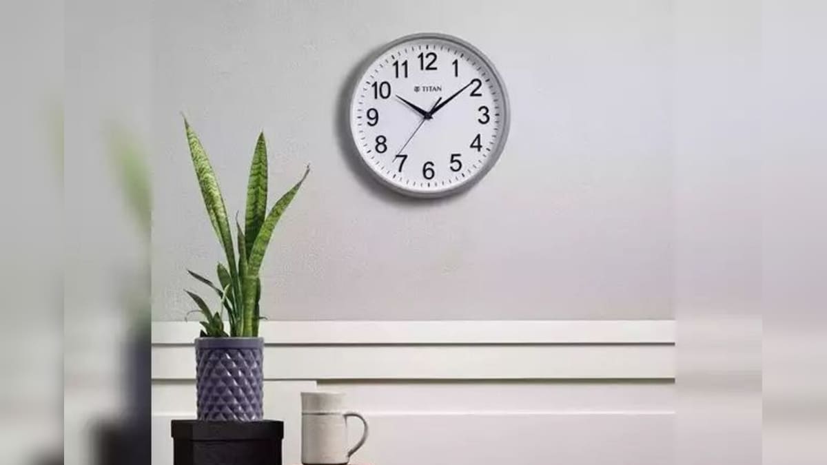 ਘਰ 'ਚ ਗਲਤ ਦਿਸ਼ਾ 'ਚ ਲੱਗੀ ਦੀਵਾਰ ਘੜੀ ਵਧਾ ਦੇਵੇਗੀ ਤੁਹਾਡਾ ਤਣਾਅ, ਜਾਣੋ ਸਹੀ