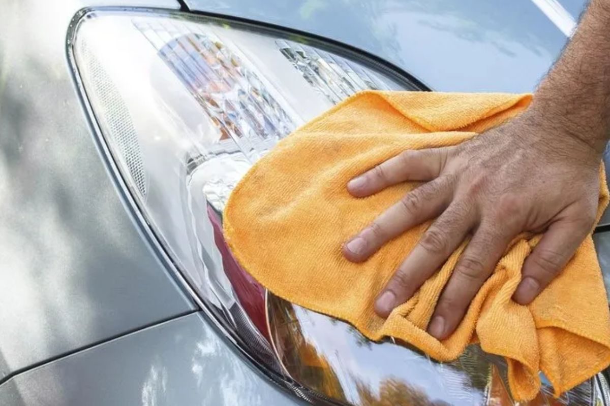 कार को रखना चाहते हैं नई जैसी तो अपनाएं ये 5 घरेलू टिप्स, पैसे भी बचेंगे कार को रखना चाहते हैं नई जैसी तो अपनाएं ये 5 घरेलू टिप्स, पैसे भी बचेंगे
