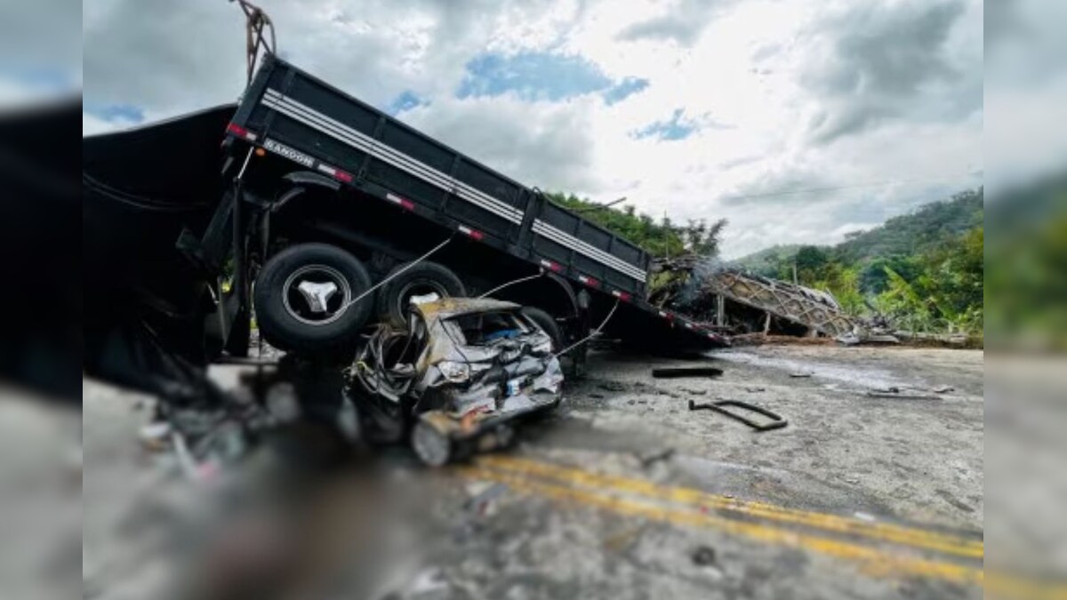 Bus full of passengers caught fire, 38 dead, 13 injured