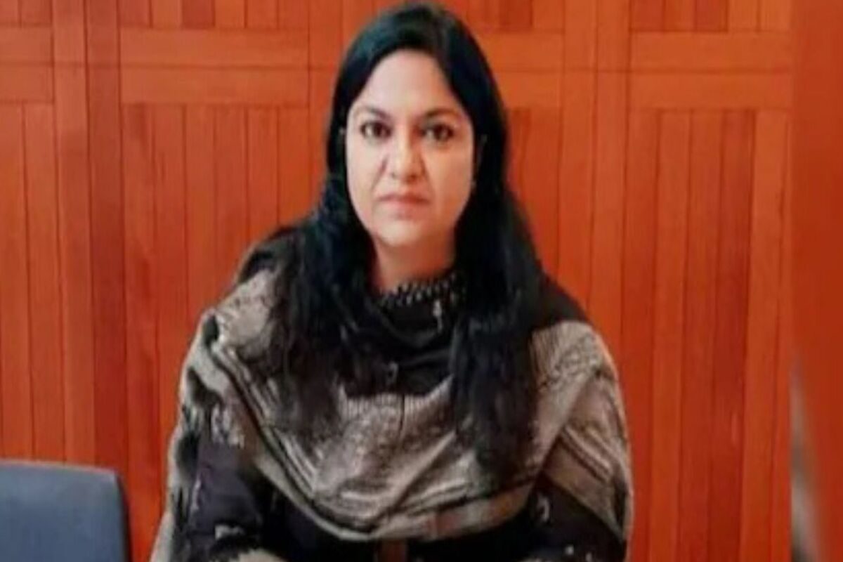 Made IAS at the age of 21, made a record, spent 28 months in jail! Made IAS at the age of 21, made a record, spent 28 months in jail!