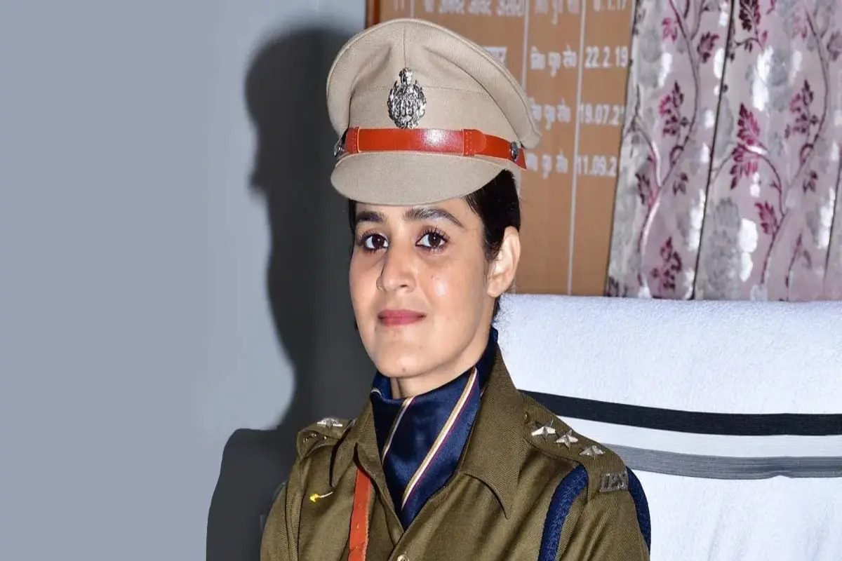 Navjot Simi left his medical studies and became an IPS officer Navjot Simi left his medical studies and became an IPS officer
