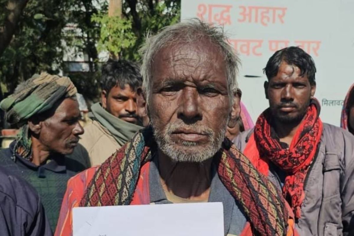 કરોડપતિ વૃદ્ધને મિનિટોમાં 'કંગાળ' બનાવી દીધો , આ જોતા જ બધા સ્તબ્ધ થઈ ગયા 2 ਕਰੋੜਪਤੀ ਬਜ਼ੁਰਗ ਨੂੰ ਮਿੰਟਾਂ 'ਚ ਕੀਤਾ ਕੰਗਾਲ, ਰੱਜ ਕੇ ਸ਼ਰਾਬ ਪਿਲਾ ਕੀਤਾ ਗਲਤ... – News18 ਪੰਜਾਬੀ