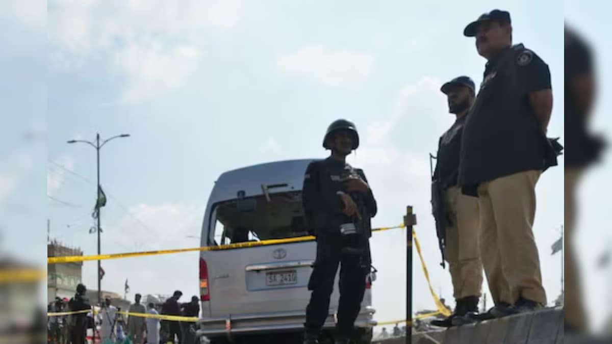 Suicide attack on Pakistani army in Khyber Pakhunkhwa, terrorists hit a car with explosives, 15 killed
