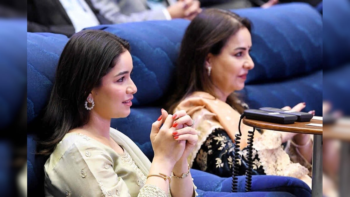 Sachin Tendulkar daughter of Sachin Tendulkar was … formed cricket team, the owner of the cricket team, the daughter of Sachin Tendulkar