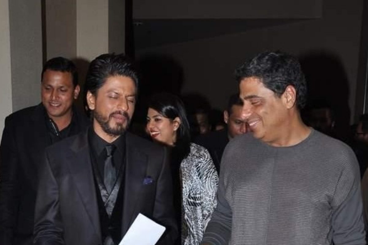 Touchbrushing selling Bollywood’s richest person, Shah Rukh Khan behind Shah Rukh Khan Touchbrushing selling Bollywood’s richest person, Shah Rukh Khan behind Shah Rukh Khan