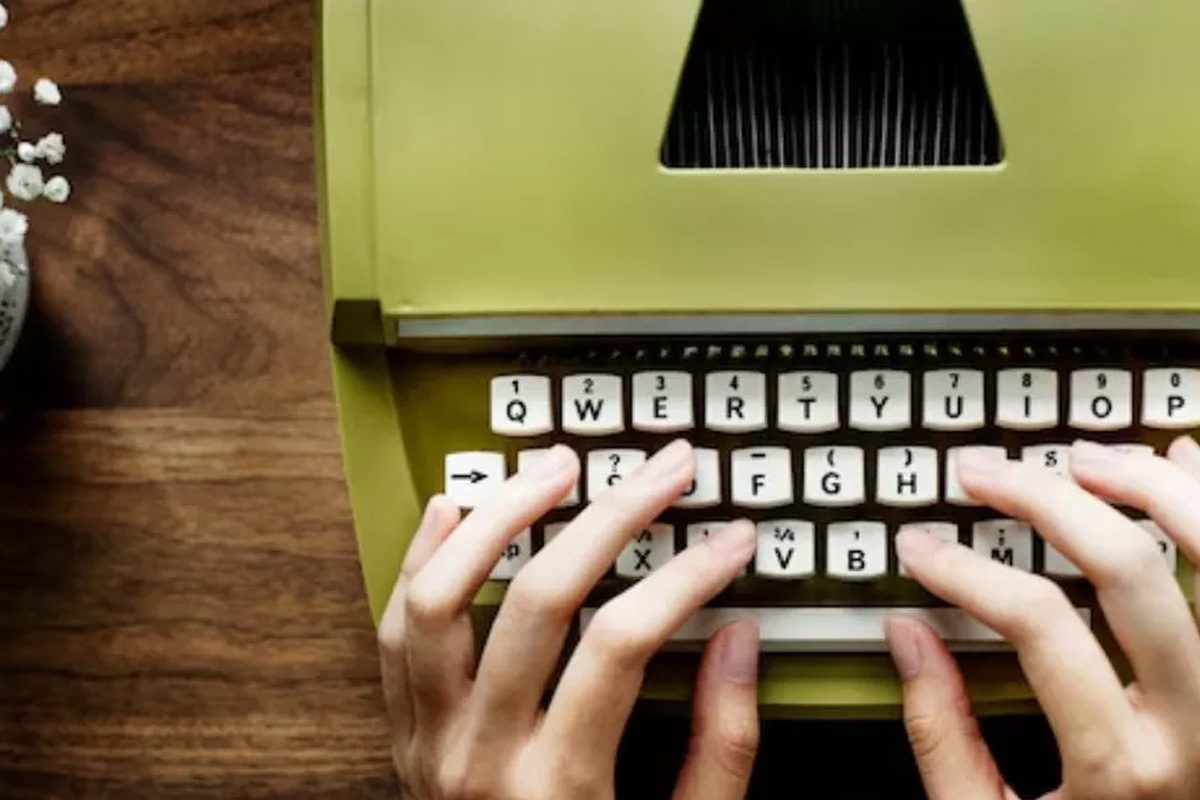Why are there ahead keyboard characters? Learn the full story from ABC to QWERTY keyboard Why are there ahead keyboard characters? Learn the full story from ABC to QWERTY keyboard