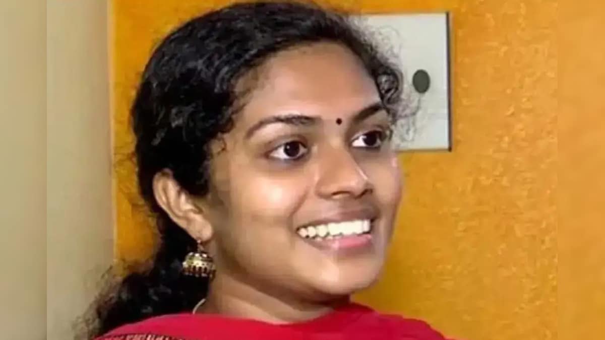 The daughter of the laborer has become the daughter of Ias, not even after failure in UPSC …