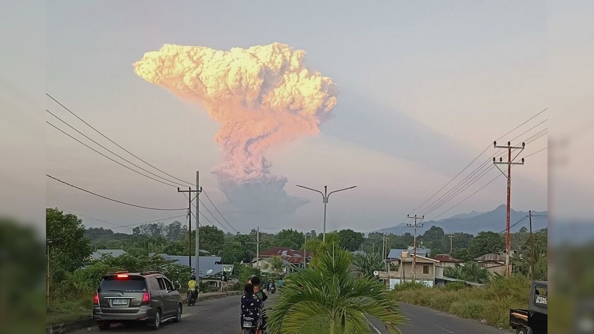 Volcanic explodes in Indonesia, the whatened ash, the largest ultra on 11 Km