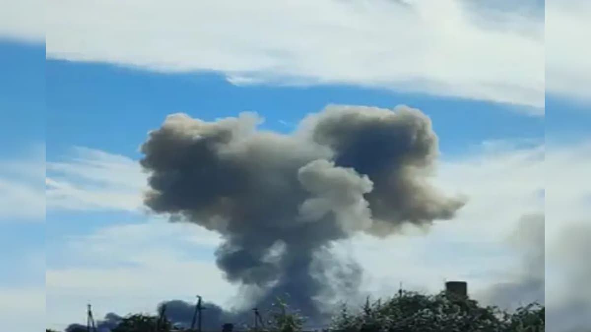 This country destroys their nuclear weapons, not 10 people in the world