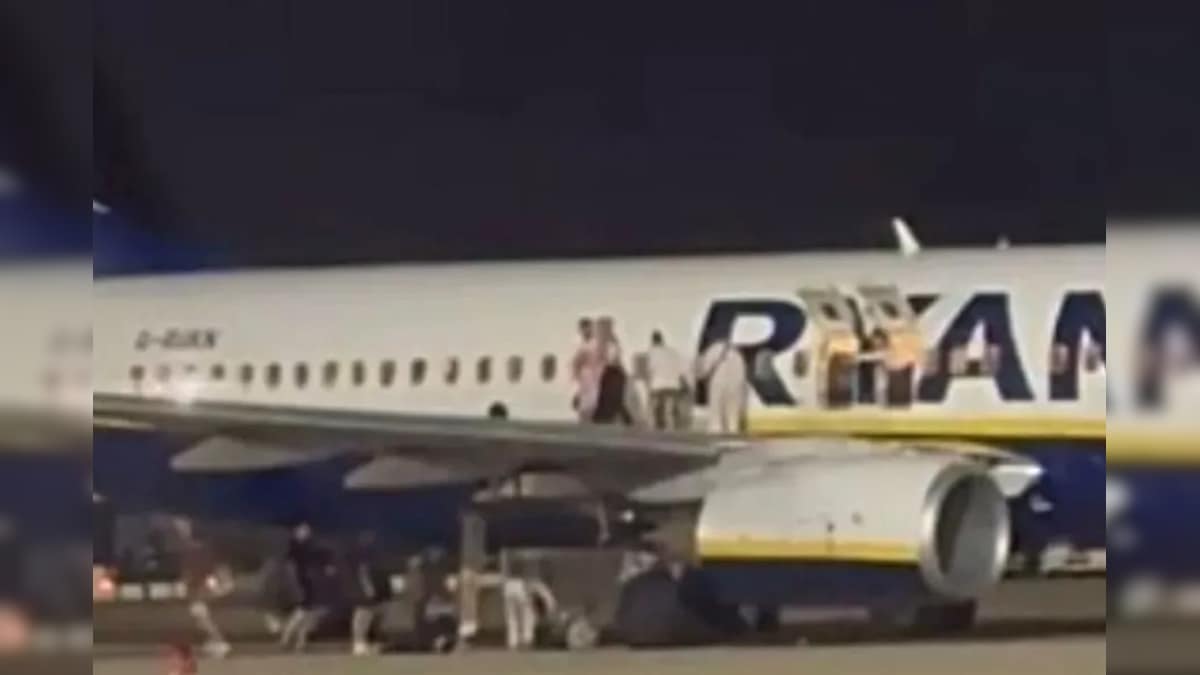 ‘Fire!’ The screaming in the plane just listen to the shoe! Travelers to save lives … – News-Patiala English