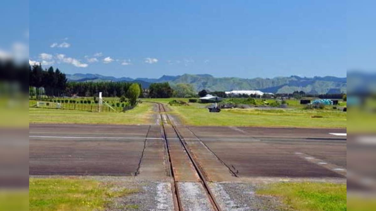 Elemental airport in the world where the runways waits for flying, the plane wait for flying