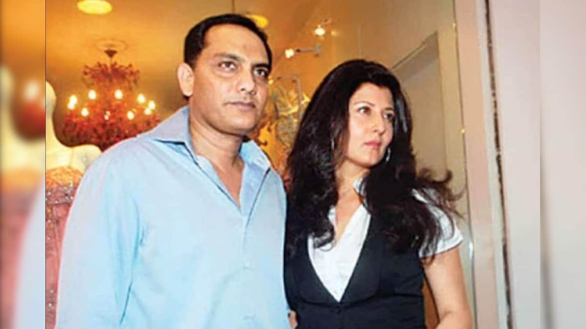 The Indian cricketer captain was given to his first wife for this beautiful actor
