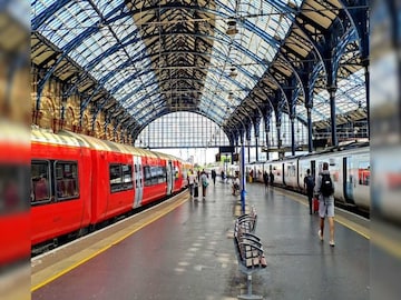 World's busiest railway station—200 gates, 36 platforms, more than 30 lakh people travel daily World's busiest railway station—200 gates, 36 platforms, more than 30 lakh people travel daily