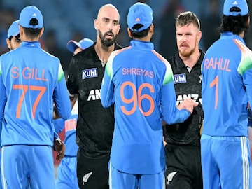 India vs New Zealand 3rd ODI: New Zealand wins series 2-1, defeats India by 41 runs India vs New Zealand 3rd ODI: New Zealand wins series 2-1, defeats India by 41 runs