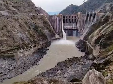 Pakistan reached the international court for stopping the water of Indus, the judge asked for the papers and India said - 'Who are you?' Pakistan reached the international court for stopping the water of Indus, the judge asked for the papers and India said - 'Who are you?'