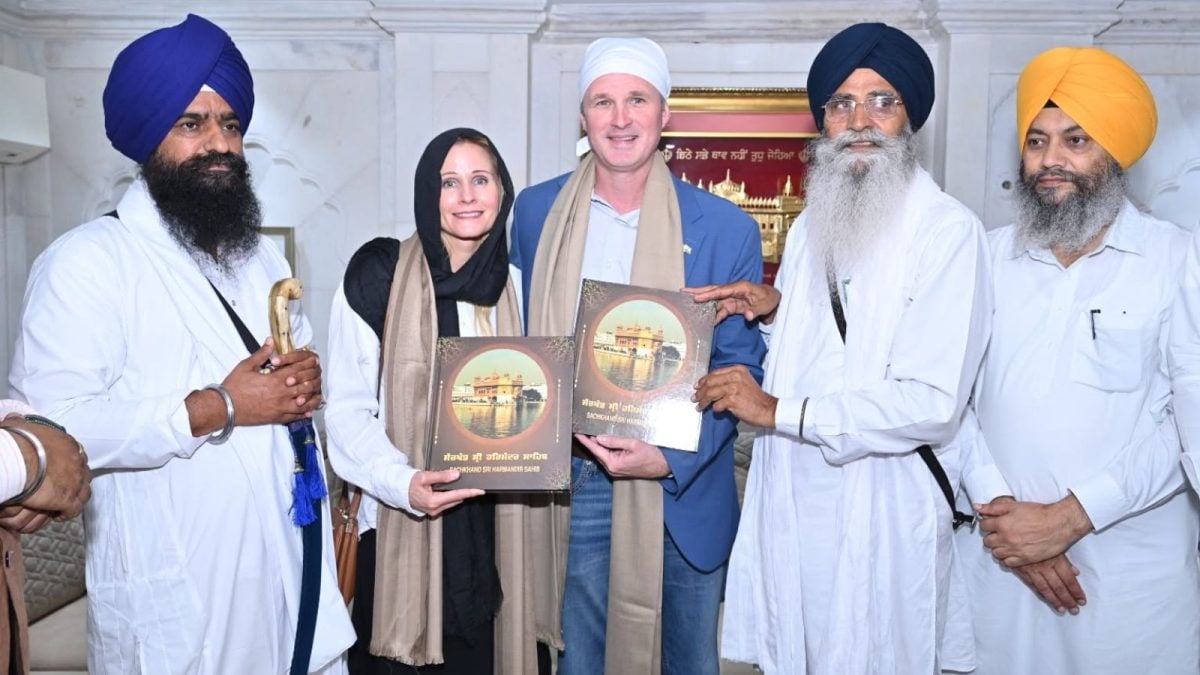 ਅਮਰੀਕੀ ਸਫ਼ੀਰ ਵਫ਼ਦ ਸਮੇਤ ਸਚਖੰਡ ਸ੍ਰੀ ਹਰਿਮੰਦਰ ਸਾਹਿਬ ਵਿਖੇ ਹੋਏ ਨਤਮਸਤਕ